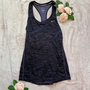 💕 2/$25 Nike dri fit running top